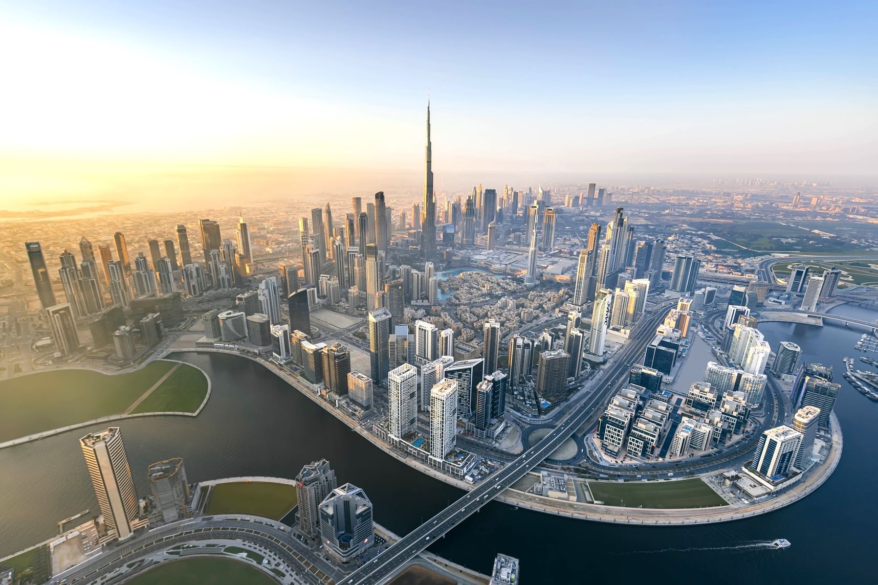 Understanding Dubai's Real Estate Cycles: When to Buy and Sell