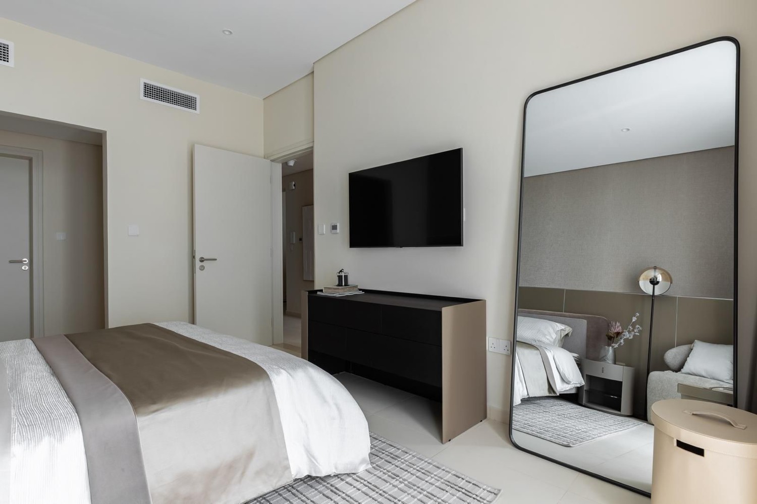 Seven Palm Hotel & Apartment